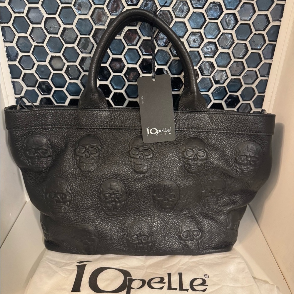 NWT IO Pelle Skull Embossed Italian Leather Crossbody Tote Bag 15 X 10 Inches - Picture 6 of 9